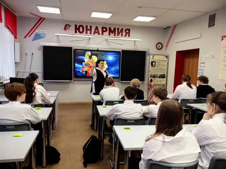 Мелодии, посвященные Дню космонавтики, звучат вместо звонков в нижегородских школах в апреле